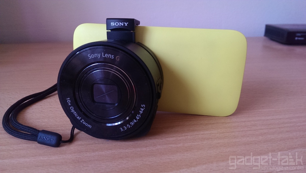 Sony Cyber-Shot DSC-QX10 Review 3 IMAG0438
