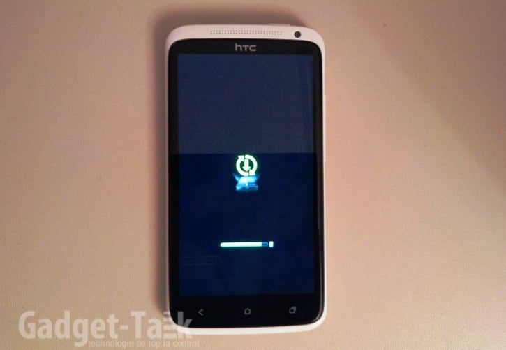 HTC One X Alb