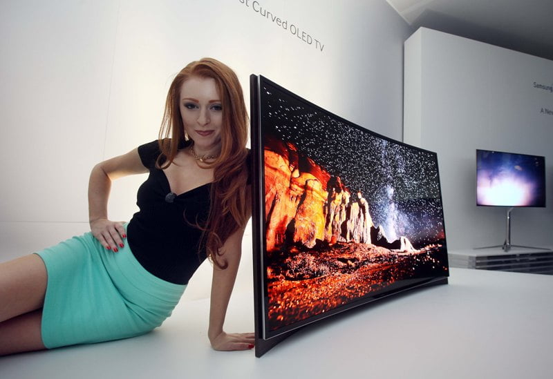 primul televizor OLED Samsung cu ecran curbat (3)