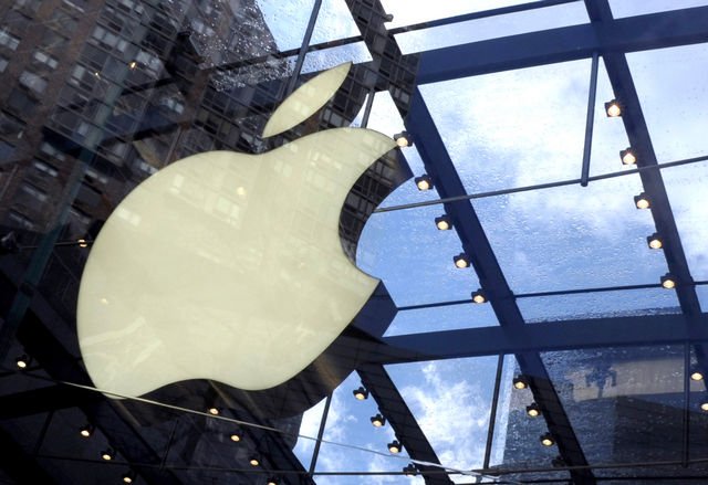 Apple cere 1 miliard $ despagubiri