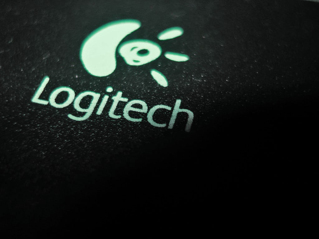 asbis devine partener logitech