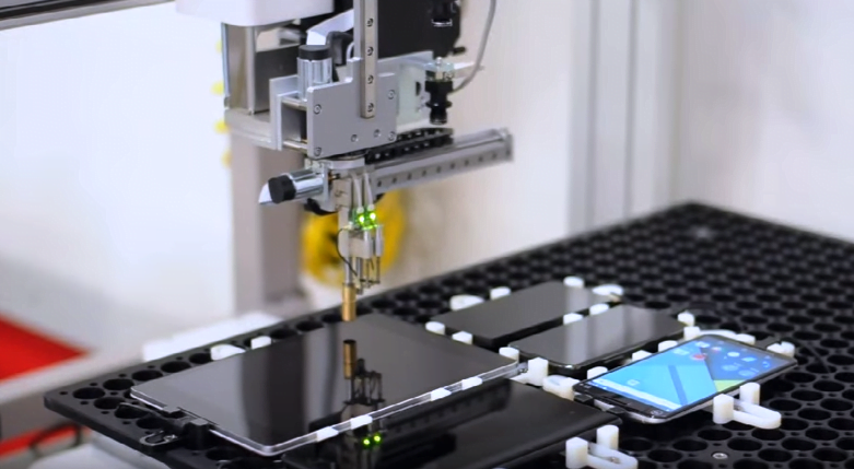 Cum testeaza Google lagul pe gadgeturile cu Android si Chrome OS cu ajutorul lui TouchBot (Video) 1 touchbot