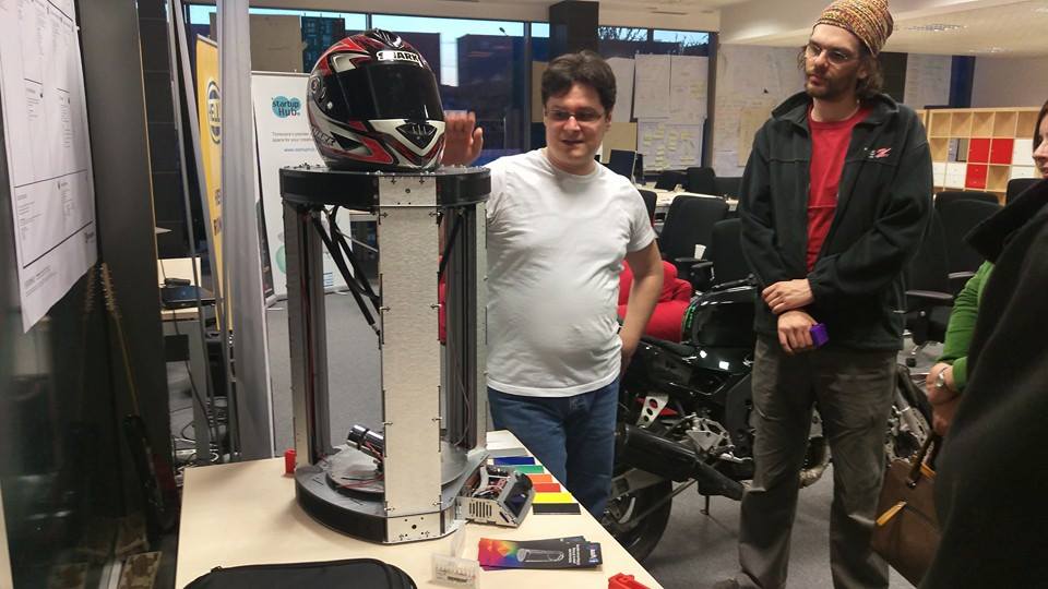 Symme3D, prima imprimanta 3D pe sistem Delta 100% romaneasca 2 calin-brandabur-symme3d