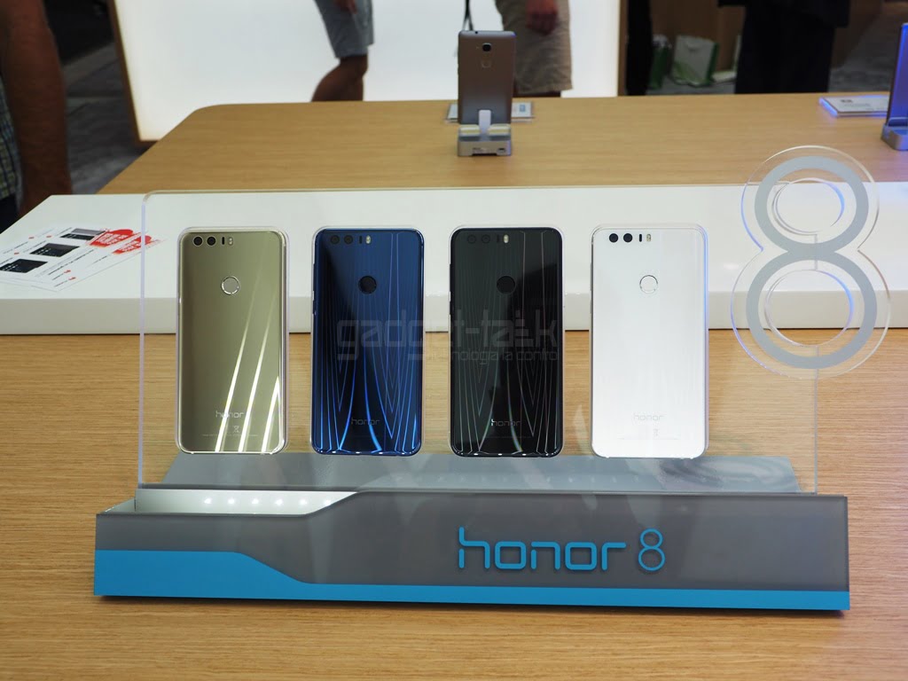 Pretul telefonului Honor 8, acum disponibil si in Romania 2 OLYMPUS DIGITAL CAMERA