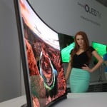 Primul televizor OLED din lume cu ecran curbat lansat de Samsung la CES 2013
