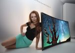 Primul televizor OLED din lume cu ecran curbat lansat de Samsung la CES 2013