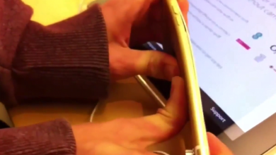 Doi pusti au testat maleabilitatea lui iPhone 6 Plus intr-un magazin Apple (video) Doi pusti au testat maleabilitatea lui iPhone 6 Plus intr-un magazin Apple (video)