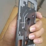 Sasiul telefonului Galaxy S6 fotografiat. Dezvaluie un aspect oarecum similar cu cel al telefoanelor iPhone