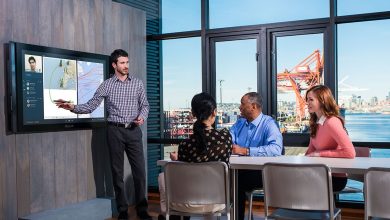 Microsoft comercializeaza Surface Hub, tabla inteligenta pentru mediul business si cel educational Microsoft comercializeaza Surface Hub, tabla inteligenta pentru mediul business si cel educational