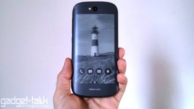 Telefonul YotaPhone cu doua display-uri revine pe piata vara aceasta!