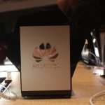 Pretul telefoanelor Huawei Mate 10 Pro, Lite si Porsche Design, in Romania Pretul telefoanelor Huawei Mate 10 Pro, Lite si Porsche Design, in Romania