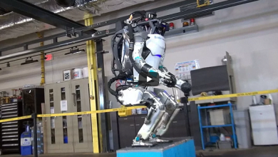 Robotul Atlas practica parkour in noul videoclip publicat de Boston Dynamics! Robotul Atlas practica parkour in noul videoclip publicat de Boston Dynamics!