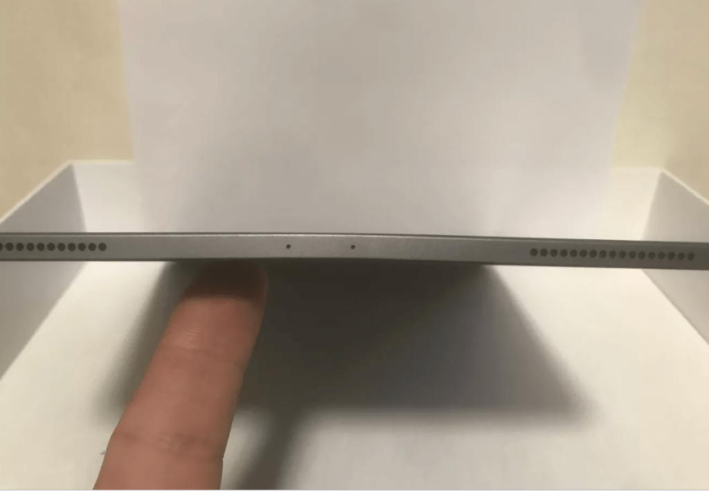 Tablete iPad Pro 2018 livrate cu carcasa indoita. Reactia celor de la Apple e halucinanta! 1 Tablete iPad Pro 2018