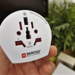 Adaptorul de priza universal sau accesoriul ce nu trebuie sa lipseasca din casa fiecaruia