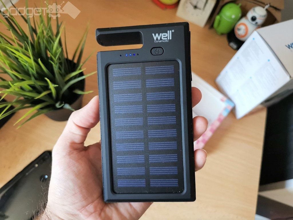 Powerbank solar Well Dynamic80 pentru vacanta, cu functii multiple (review) 1 Powerbank solar Well Dynamic80