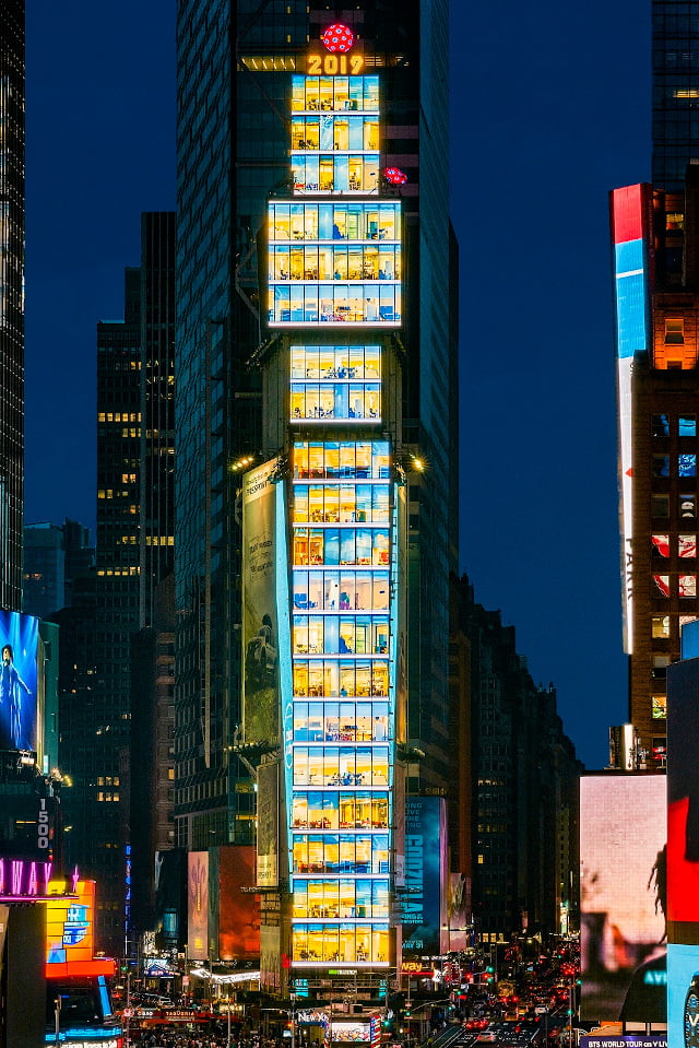 Samsung LED signage installation2