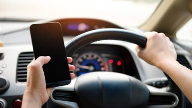 Utilizarea telefonului cu mainile cand conducem aspru pedepsita din cauza Live-ului pe Facebook Utilizarea telefonului cu mainile cand conducem aspru pedepsita din cauza Live-ului pe Facebook